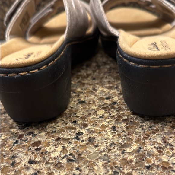 Clarks Women's Tan/Silver Sandals - Picture 5 of 8